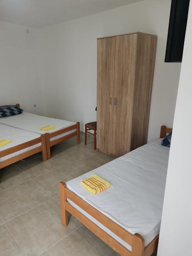 Appartamento Adamovic Pirot Esterno foto