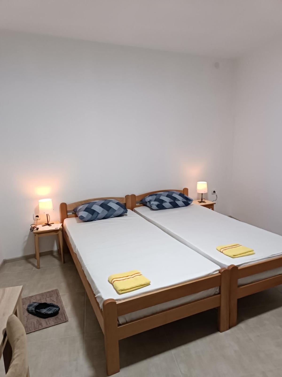 Appartamento Adamovic Pirot Esterno foto